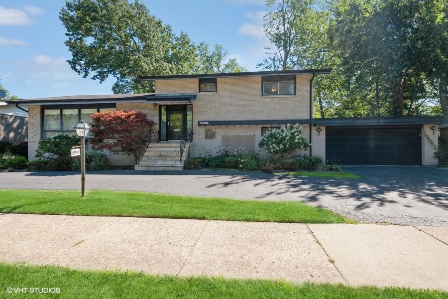 8955 Crawford Ave, Skokie, IL 60076 - MLS 11877786 - Coldwell Banker