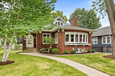 214 Prairie Avenue, Libertyville, IL 60048 - Photo 1