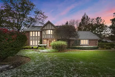 831 Interlaken Lane, Libertyville, IL 60048 - Photo 1