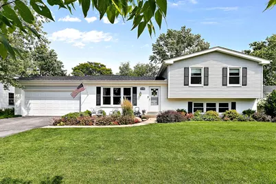 4031 Roslyn Road, Downers Grove, IL 60515 - Photo 1