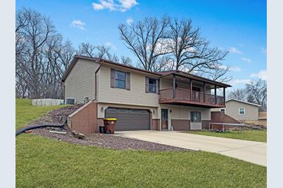 713 N Greenfield Drive, Freeport, IL 61032 - Photo 1