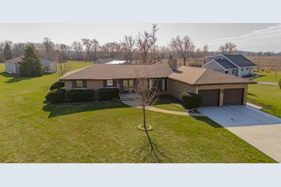 1206 S Countryside Lane, Pontiac, IL 61764 - Photo 1