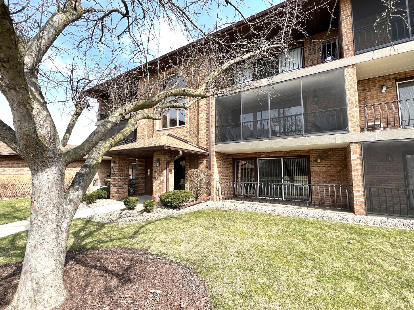 8824 W 140th St #103, Orland Park, IL 60462 - MLS 12009050 - Coldwell ...