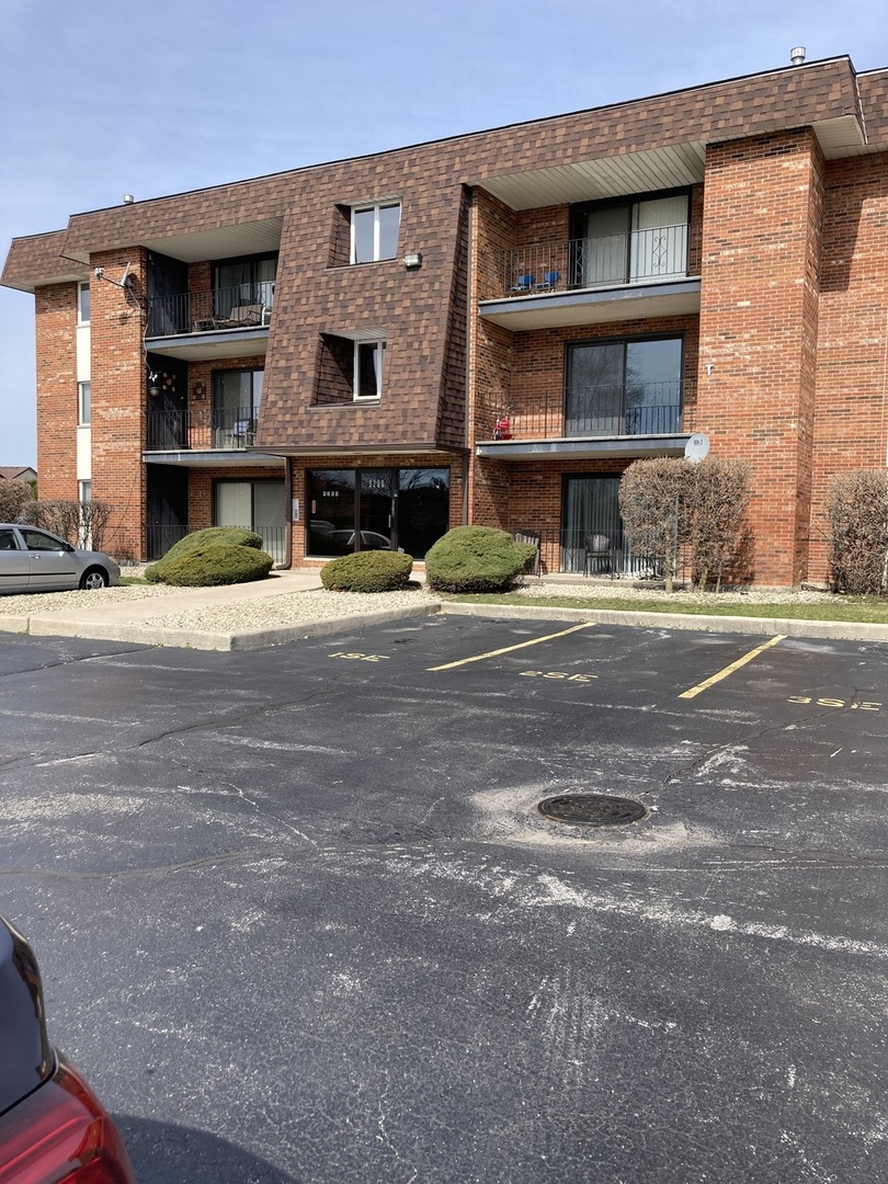 9200 W 140th St #2NE, Orland Park, IL 60462 - MLS 12011892 - Coldwell ...