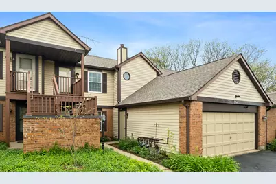 362 Sandhurst Circle #7, Glen Ellyn, IL 60137 - Photo 1