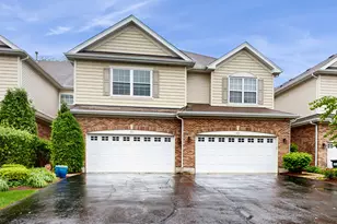 551 Bobby Ann Ct, Roselle, IL 60172 - Photo 1