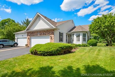 553 Woodhill Drive, Carol Stream, IL 60188 - Photo 1