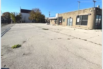 100 N Kedzie Avenue, Chicago, IL 60624 - Photo 1