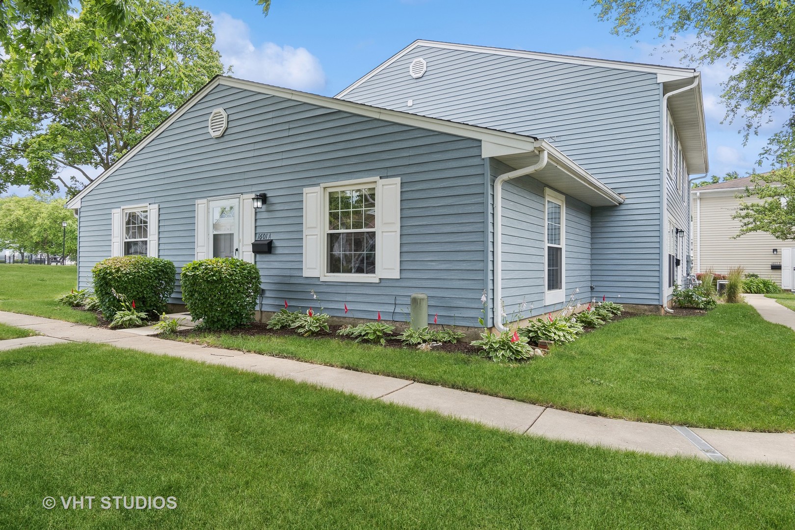 1601 Woodcutter Ln A, Wheaton, IL 60189 MLS 12087352 Coldwell Banker