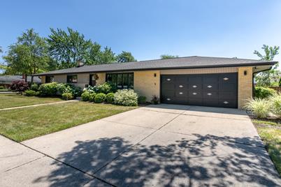 229 E Kathleen Drive, Park Ridge, IL 60068 - Photo 1