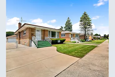 8846 S Fairfield Avenue, Evergreen Park, IL 60805 - Photo 1