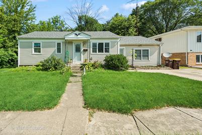 107 W Brown Street, Harvard, IL 60033 - Photo 1