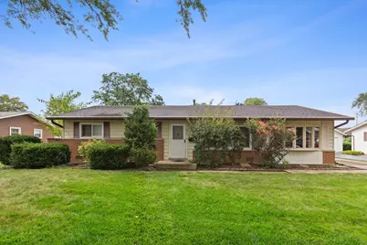 634 Ironwood Drive, Elk Grove Village, IL 60007 - Photo 1