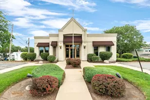 149 S Lincolnway, North Aurora, IL 60542 - Photo 1