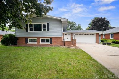 1306 W Illinois Avenue, Aurora, IL 60506 - Photo 1