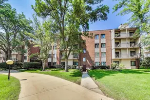 3050 Pheasant Creek Dr, Northbrook, IL 60062 - Photo 1