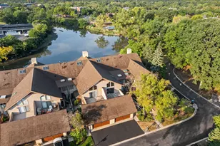 1204 Hawthorne Ln, Hinsdale, IL 60521 - Photo 1