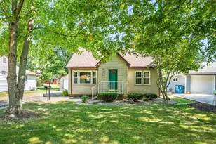 920 S 5th St, Watseka, IL 60970 - Photo 1