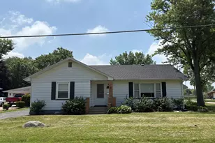 1301 Charles St, Streator, IL 61364 - Photo 1