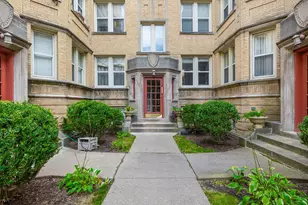 6815 N Lakewood Ave, Chicago, IL 60626 - Photo 1