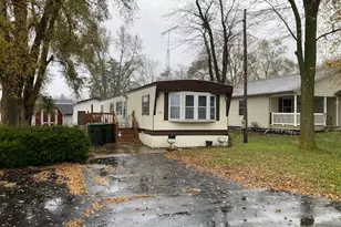 302 Oak St, Braidwood, IL 60408 - Photo 1