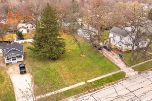 1218 Wauponsee St, Morris, IL 60450 - Photo 1