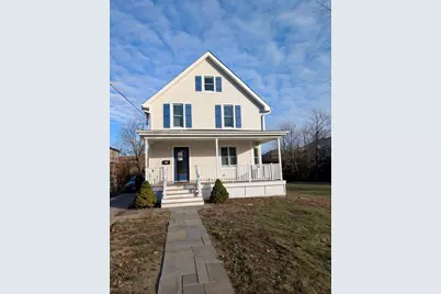 134 W Maple Avenue, Libertyville, IL 60048 - Photo 1