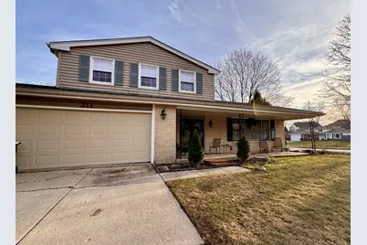 311 Greentree Parkway, Libertyville, IL 60048 - Photo 1