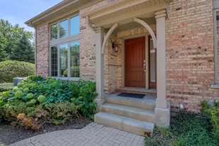 1040 Mackenzie Pl, Wheaton, IL 60187 - Photo 1