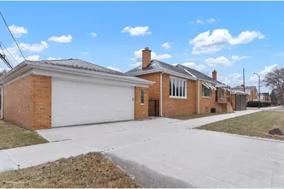 5928 W Higgins Avenue, Chicago, IL 60630 - Photo 1