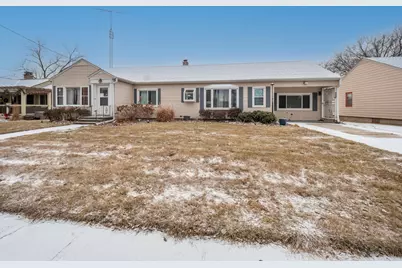 952 W Main Street, Genoa, IL 60135 - Photo 1