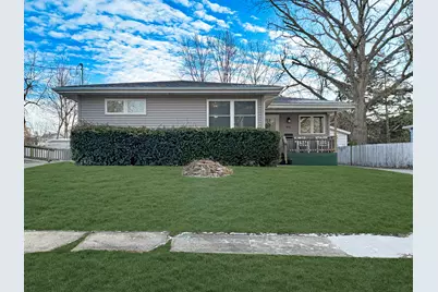 831 E Wyandotte Street, Freeport, IL 61032 - Photo 1