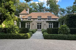 131 Moffett Rd, Lake Bluff, IL 60044 - Photo 1