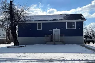 1529 Ambassador Ln, Ford Heights, IL 60411 - Photo 1