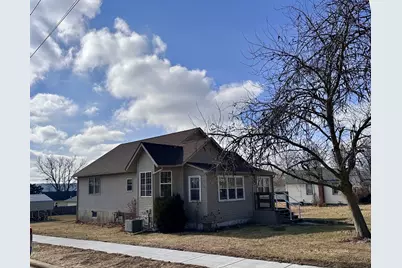 131 E Iowa Street, Spring Valley, IL 61362 - Photo 1