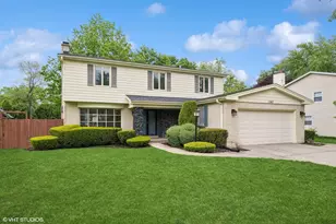 1247 High Point Ln, Northbrook, IL 60062 - Photo 1