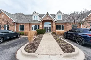 708 Florsheim Dr, Libertyville, IL 60048 - Photo 1