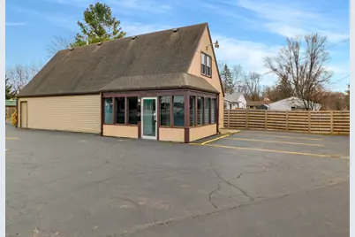 625 N Blackhawk Boulevard, Rockton, IL 61072 - Photo 1