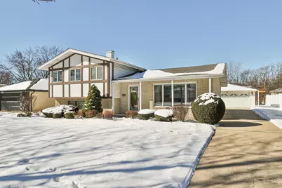 158 N Prairie Avenue, Bloomingdale, IL 60108 - Photo 1