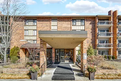 201 Lake Hinsdale Drive #304, Willowbrook, IL 60527 - Photo 1