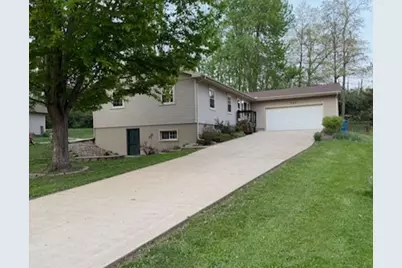 723 Heritage Drive, Mackinaw, IL 61755 - Photo 1