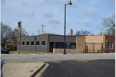7400 N Milwaukee Avenue, Niles, IL 60714 - Photo 1