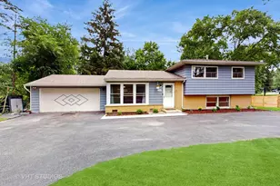 1006 W Wood St, McHenry, IL 60051 - Photo 1