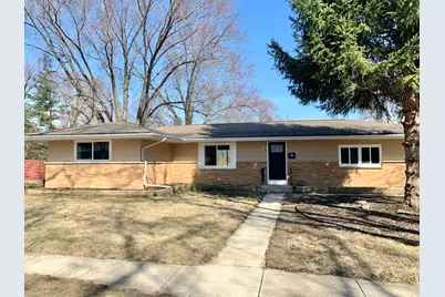 1500 Evergreen Street, Saint Charles, IL 60174 - Photo 1