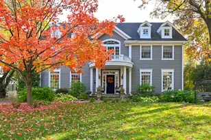 541 Oak St, Glen Ellyn, IL 60137 - Photo 1