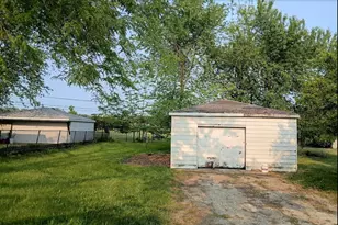 1103 Lotus Dr, Round Lake Beach, IL 60073 - Photo 1