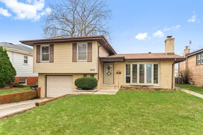 10112 Mulberry Avenue, Oak Lawn, IL 60453 - Photo 1