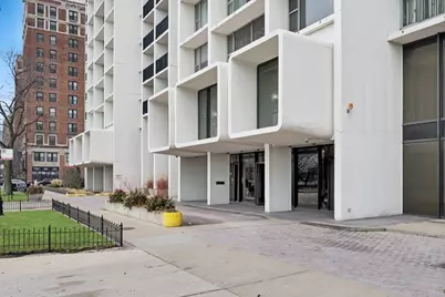 3200 N Lake Shore Drive #811, Chicago, IL 60657 - Photo 1