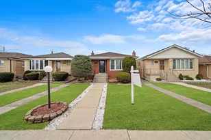 7754 Moody Ave, Burbank, IL 60459 - Photo 1