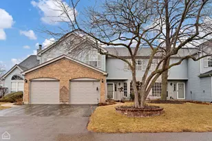 234 Wellington Cir, Gurnee, IL 60031 - Photo 1